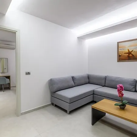 Lenaki Apart Otel