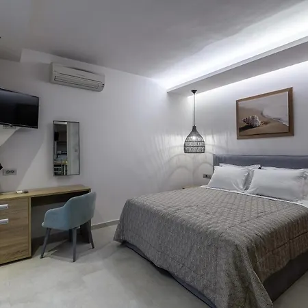 Lenaki Apart Otel *